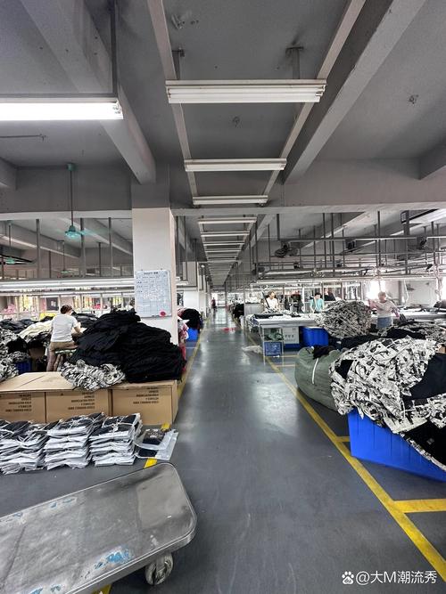 服裝工廠實拍 從源頭起訂，100件起輕松開啟服裝零售